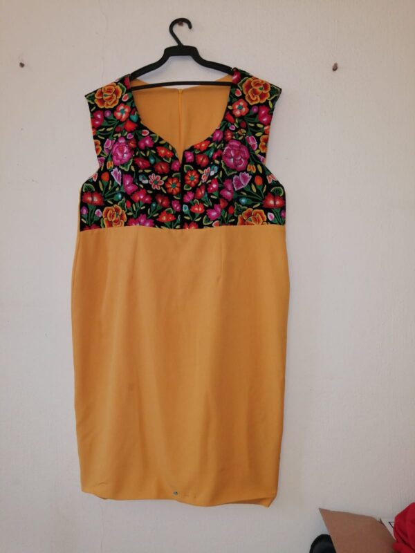 blusa mostaza flores